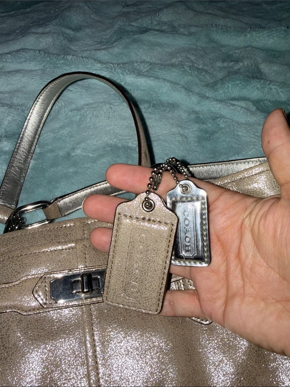 Vintage Coach Metallic Champagne Leather Turnlock Tote Bag Style Y2K - Picture 2 of 9